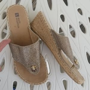 White Mountain espadrille flip flops
